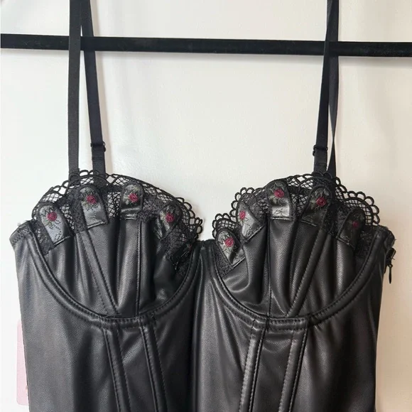 NWT SAVAGE FENTY RENAISSANCE ROSE CORSET DRESS - Picture 6 of 14